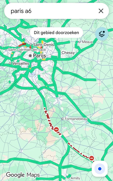 Google Maps showing road closures on A6 autoroute, south of Paris, near Fontainebleau