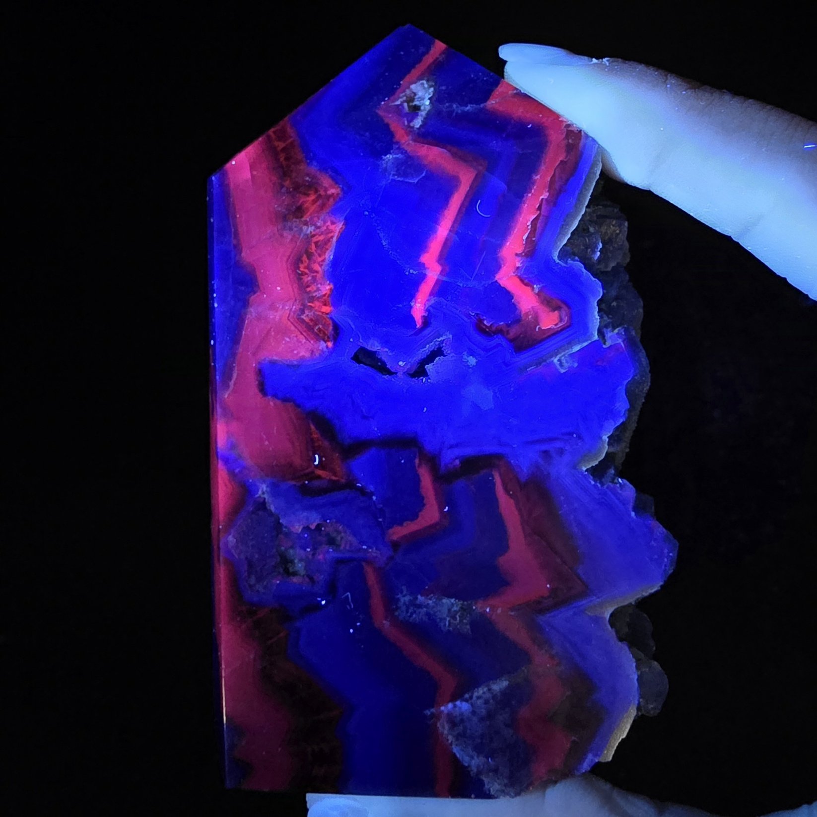 Black Rose Fluorite Tower | China | CaF2 | Red UV Reactive Polished Fluorite - Image 8