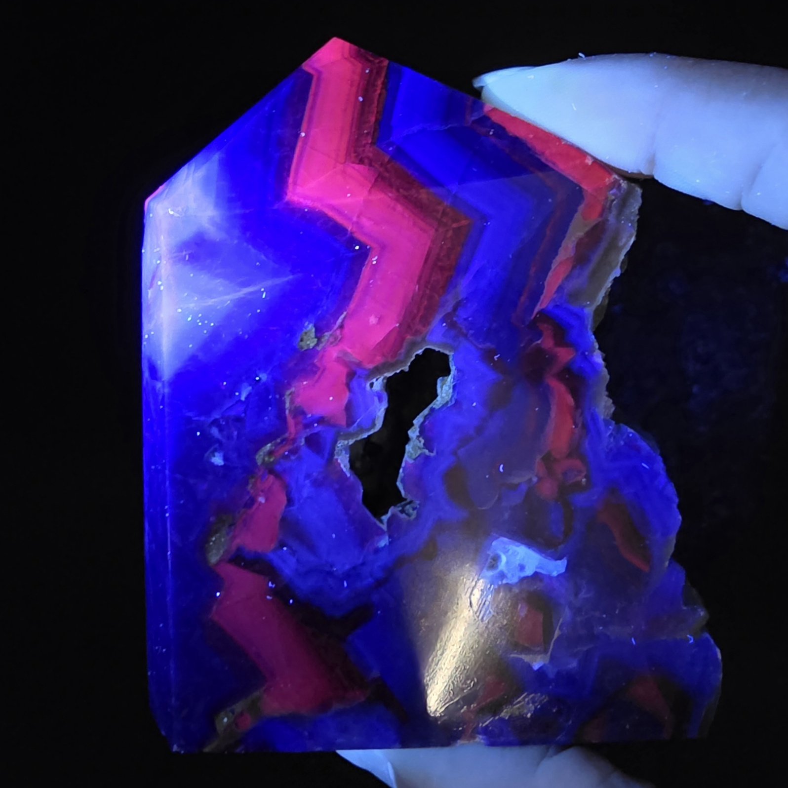 Black Rose Fluorite Tower | China | CaF2 | Red UV Reactive Polished Fluorite - Image 2