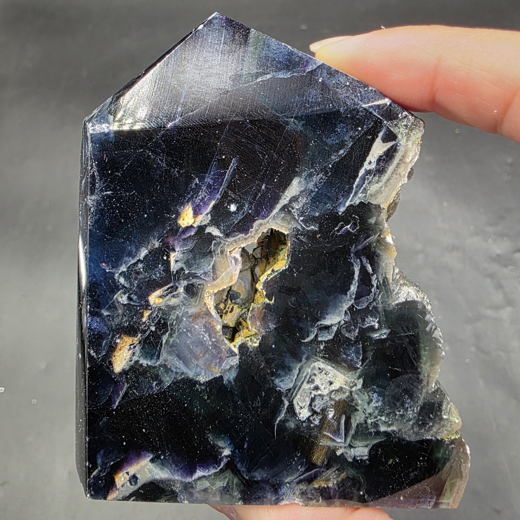 Black Rose Fluorite Tower | China | CaF2 | Red UV Reactive Polished Fluorite - Image 4