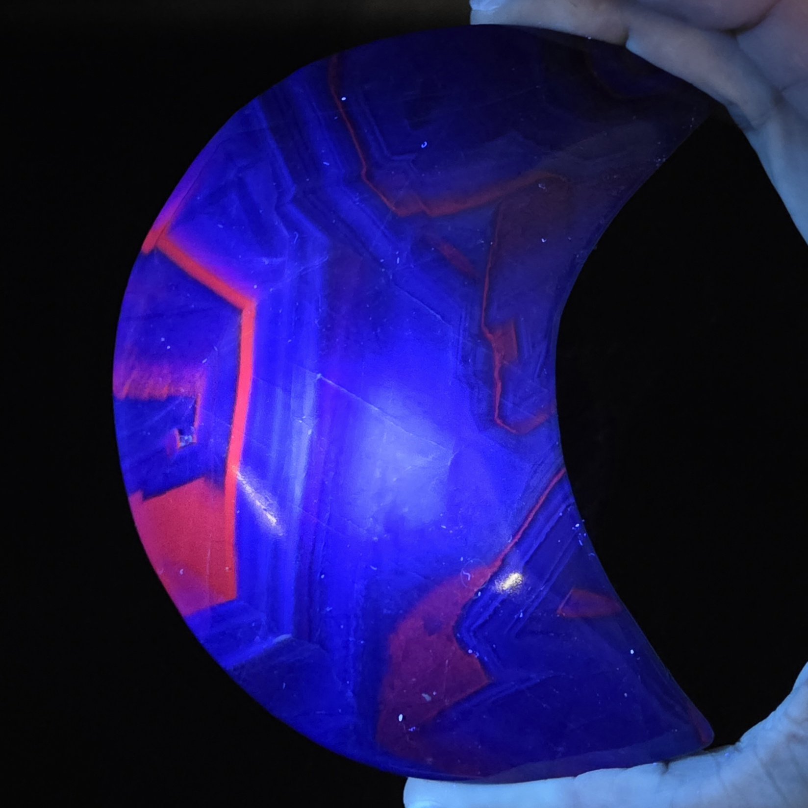 Black Rose Fluorite Moon | China | CaF2 | Red UV Reactive Polished Fluorite - Image 5