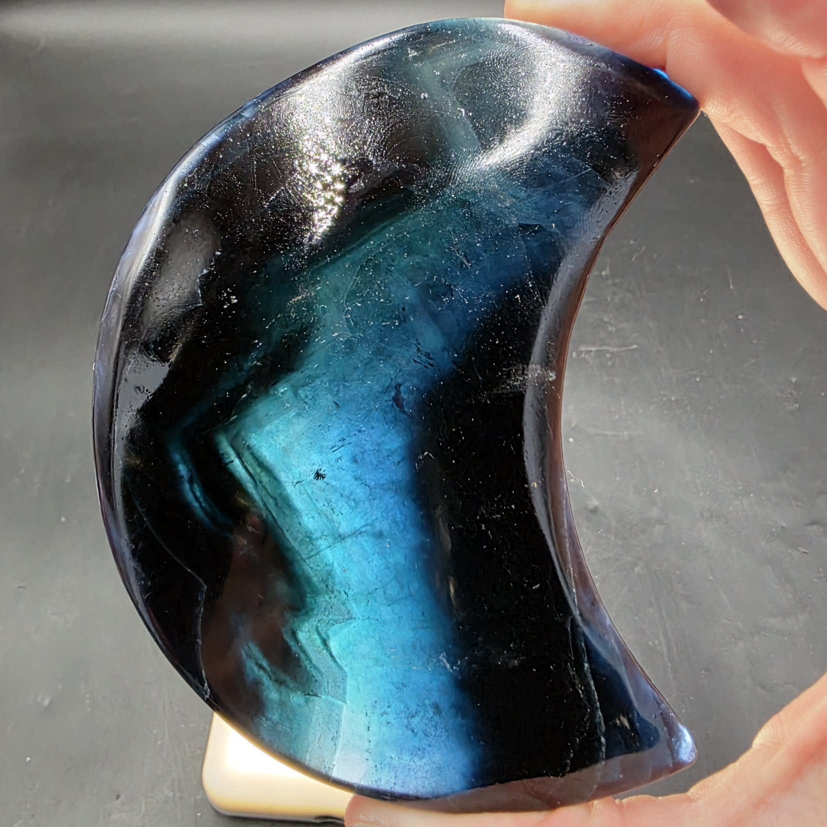 Black Rose Fluorite Moon | China | CaF2 | Red UV Reactive Polished Fluorite - Image 3