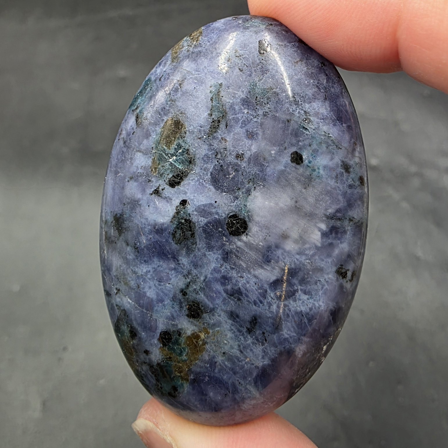 Iolite Palmstone | Tanzania | (Mg,Fe)2Al3(AlSi5O18) | Polished Iolite - Image 3