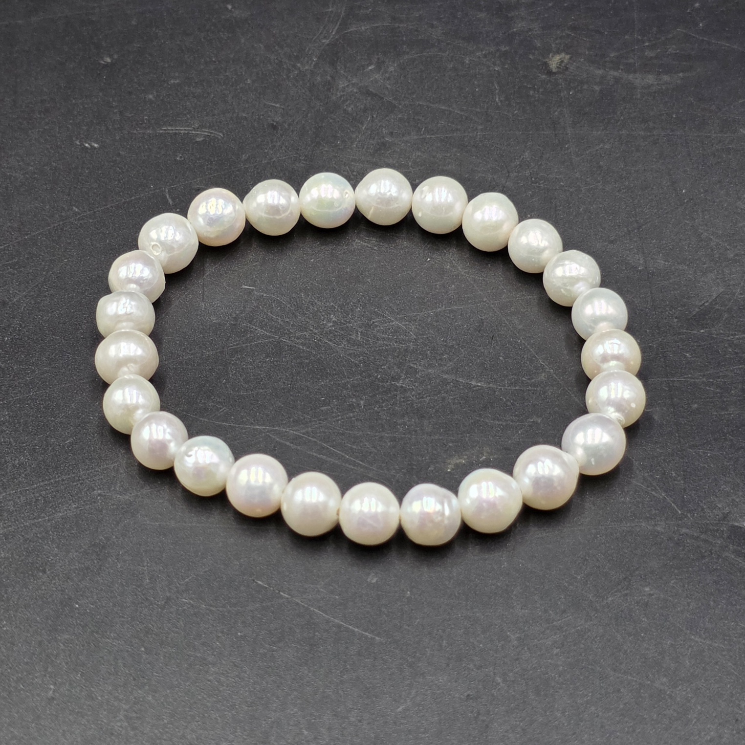 Freshwater Pearl Bracelet ~6mm Beads | China | CaCO3 + Organic Protein | Organic Material - Image 2