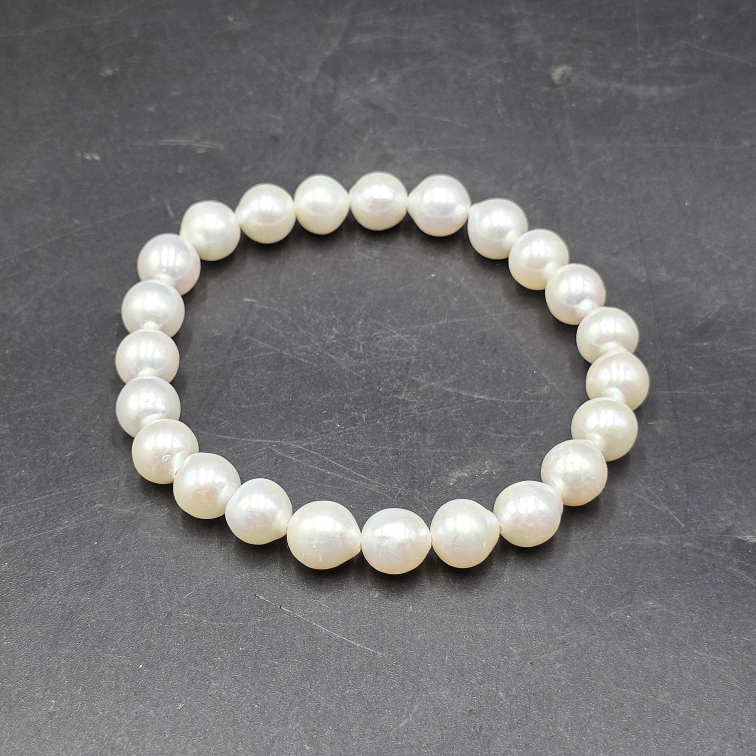 Freshwater Pearl Bracelet ~6mm Beads | China | CaCO3 + Organic Protein | Organic Material - Image 3