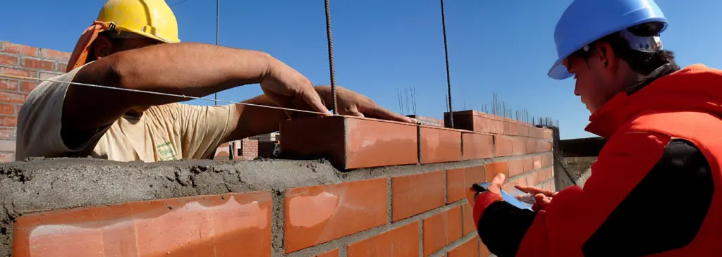 Resistencia al fuego en viviendas: qué evaluar en cada sistema constructivo