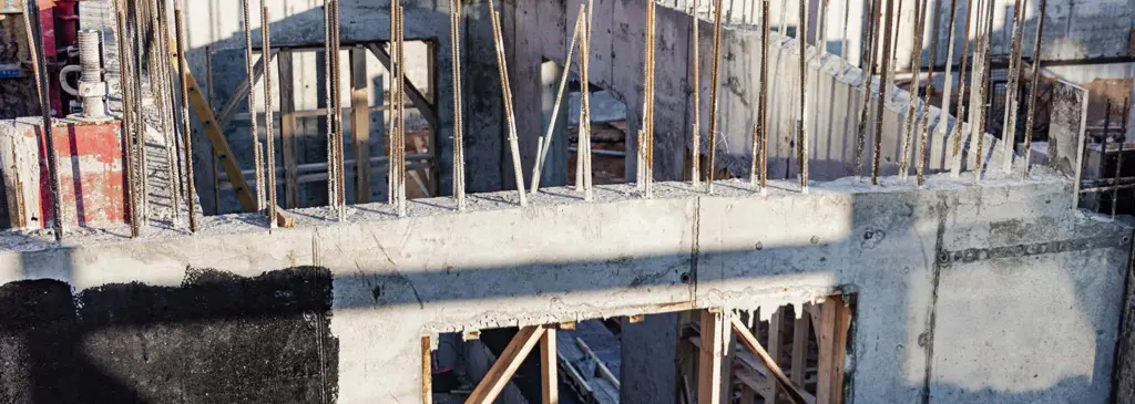 Ladrillo cerámico vs bloque de hormigón: diferencias, ventajas y usos en vivienda