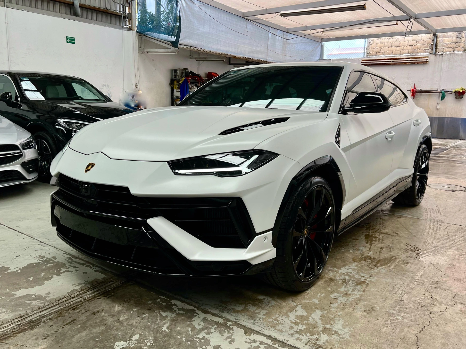 2024 lamborghini Urus
