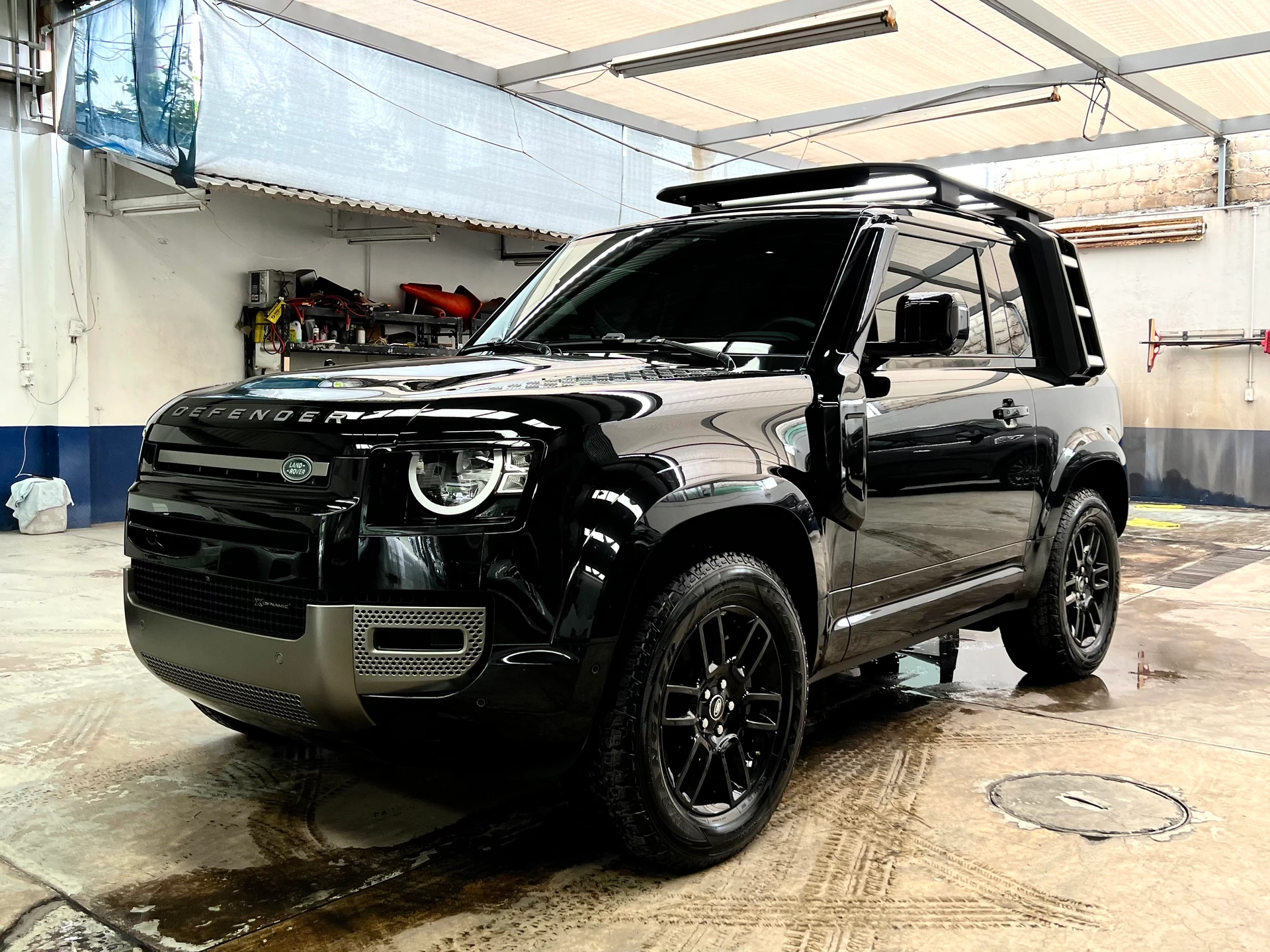2023 land-rover Defender 90 X Dynamic 