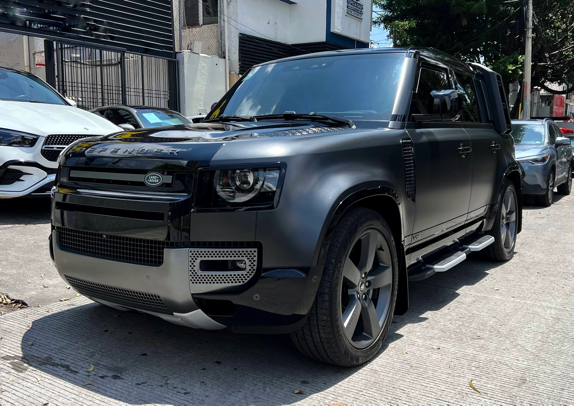 2024 land-rover Defender 110 V8 Carpathian Edition