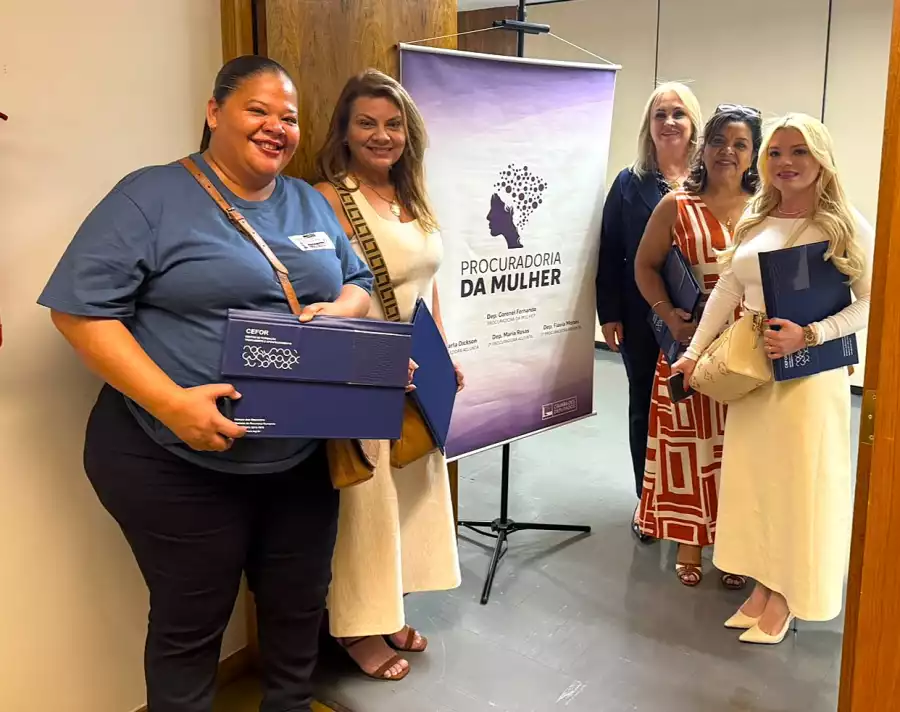 Câmara de Caraguatatuba participa de capacitação sobre Orçamento Mulher na Câmara dos Deputados