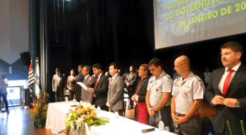 Vereadores de Caraguá são empossados