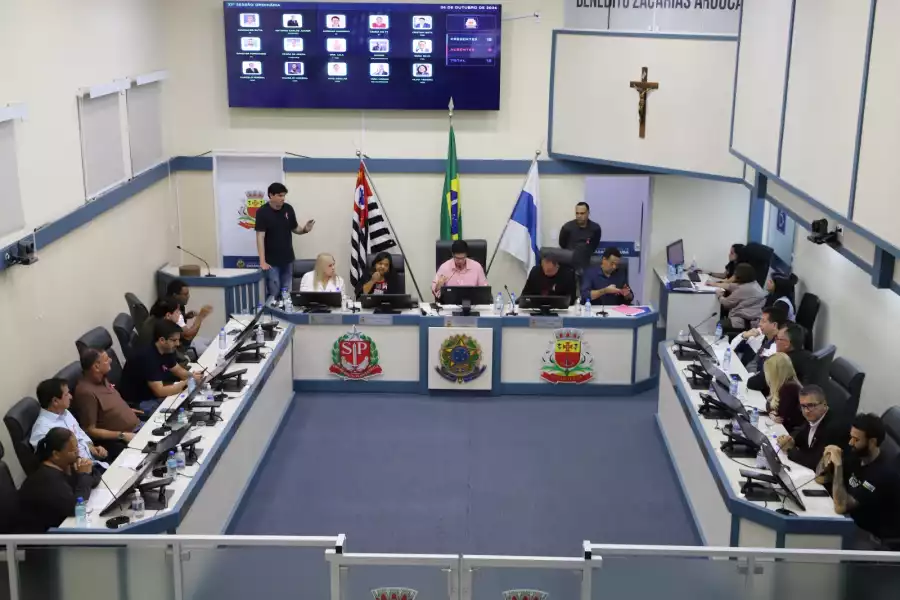 Projetos de redução da idade para ingresso na Guarda Mirim e homenagem a profissionais da comunicação são aprovados
