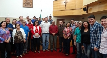 Sessão tem moção de homenagem à comunidade católica