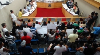 Câmara realiza extraordinária e recebe prefeito para prestação de contas