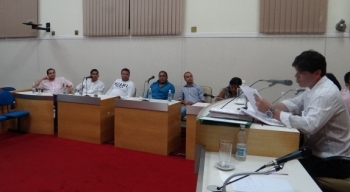 Câmara cumpre lei e extingue 67 cargos de comissão