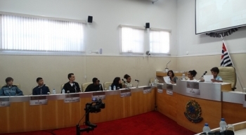 Câmara Jovem realiza sessão