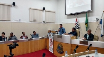 Proibição de fogos de artifícios com estampidos foi tema de audiência pública