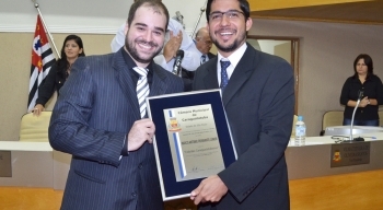 Marco Antonio Fioravante Junior recebe título de cidadão caraguatatubense