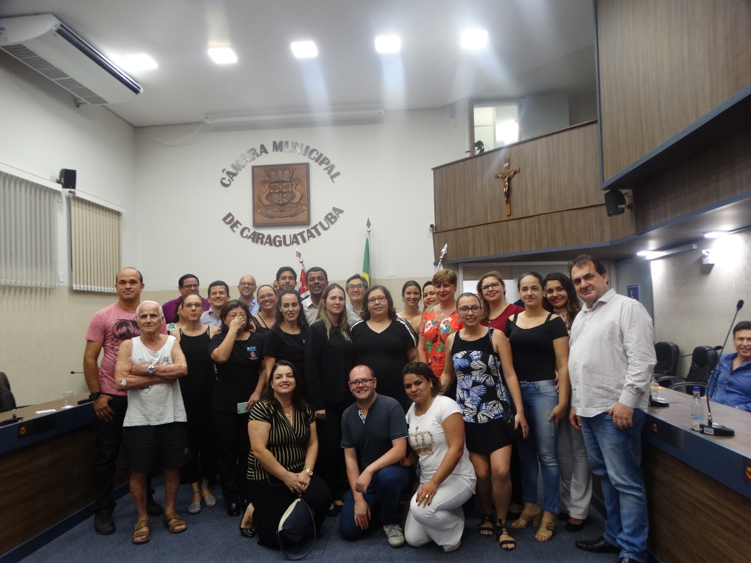 Câmara aprova requerimentos e moção de congratulação ao AME