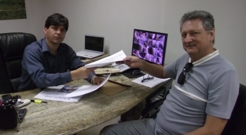 Presidente da Câmara recebe representante do Jardim Britânia