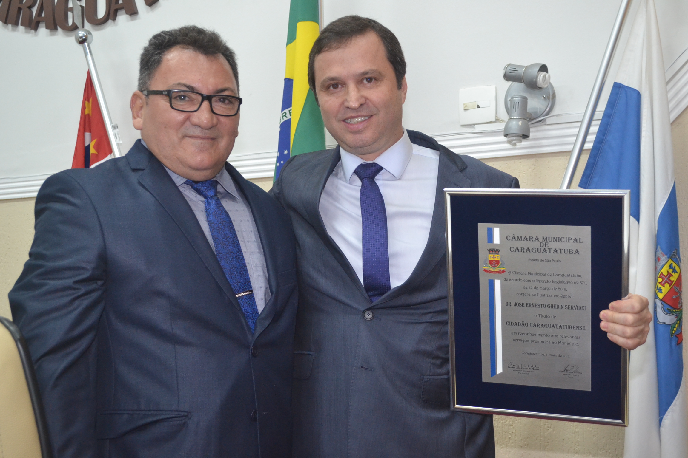 José Ernesto recebe o título de Cidadão Caraguatatubense