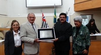 Título de Cidadão Caraguatatubense é concedido a Manuel Augusto Santos