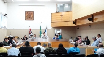 Sessão extraordinária tem projetos aprovados em segundo turno