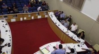 Projetos em regime de urgência dominam sessão