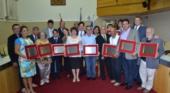 Títulos de Gratidão Caiçara são entregues na Câmara