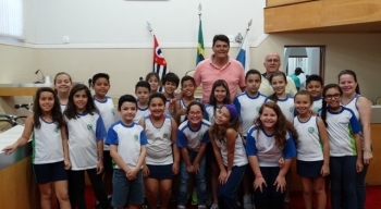 Alunos do Colégio Canópus visitam o Legislativo