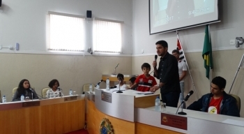 Projetos sobre meio ambiente e Escola Cidadã são aprovados pela Câmara Jovem