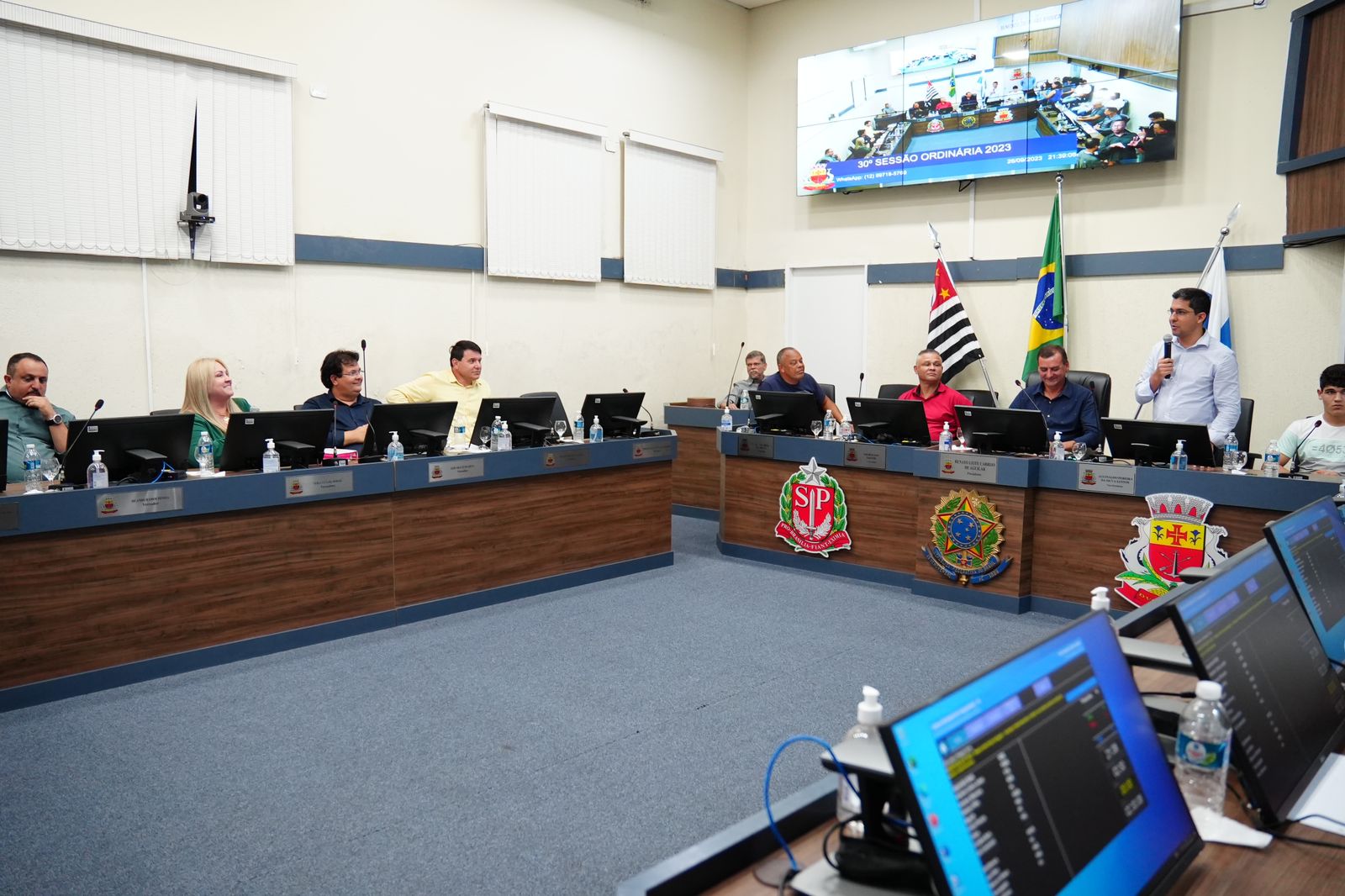 Vereador concede título de cidadã caraguatatubense a Deputada Federal Renata Abreu