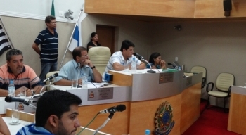 Vereadores mantêm veto e aprovam programa para Educação