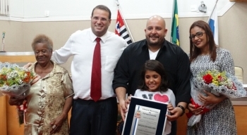 Título de cidadão caraguatatubense é concedido para Marcus Gomes