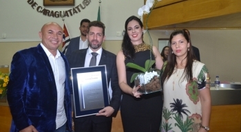 Título de Cidadão Caraguatatubense é entregue a Alexandre Saggioro