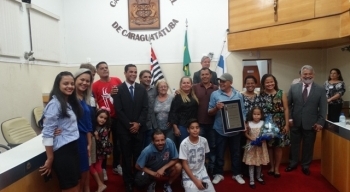 Mauro Camargo Franco recebe o título de Cidadão Caraguatatubense