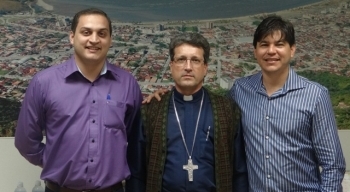 Bispo visita a Câmara de Caraguá