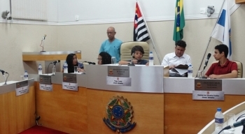 Legislativo realiza primeira sessão da Câmara Jovem
