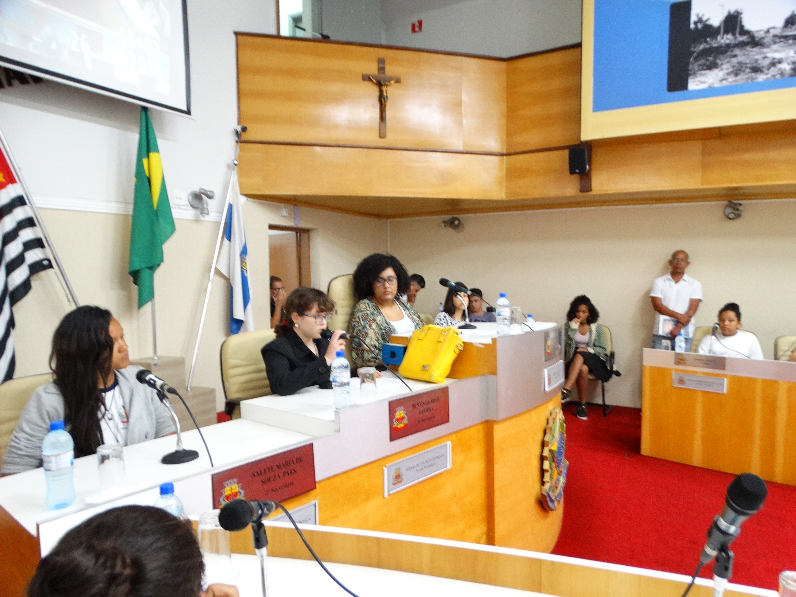 Propostas sobre meio ambiente, obras e mobilidade urbana são discutidas pela Câmara Jovem