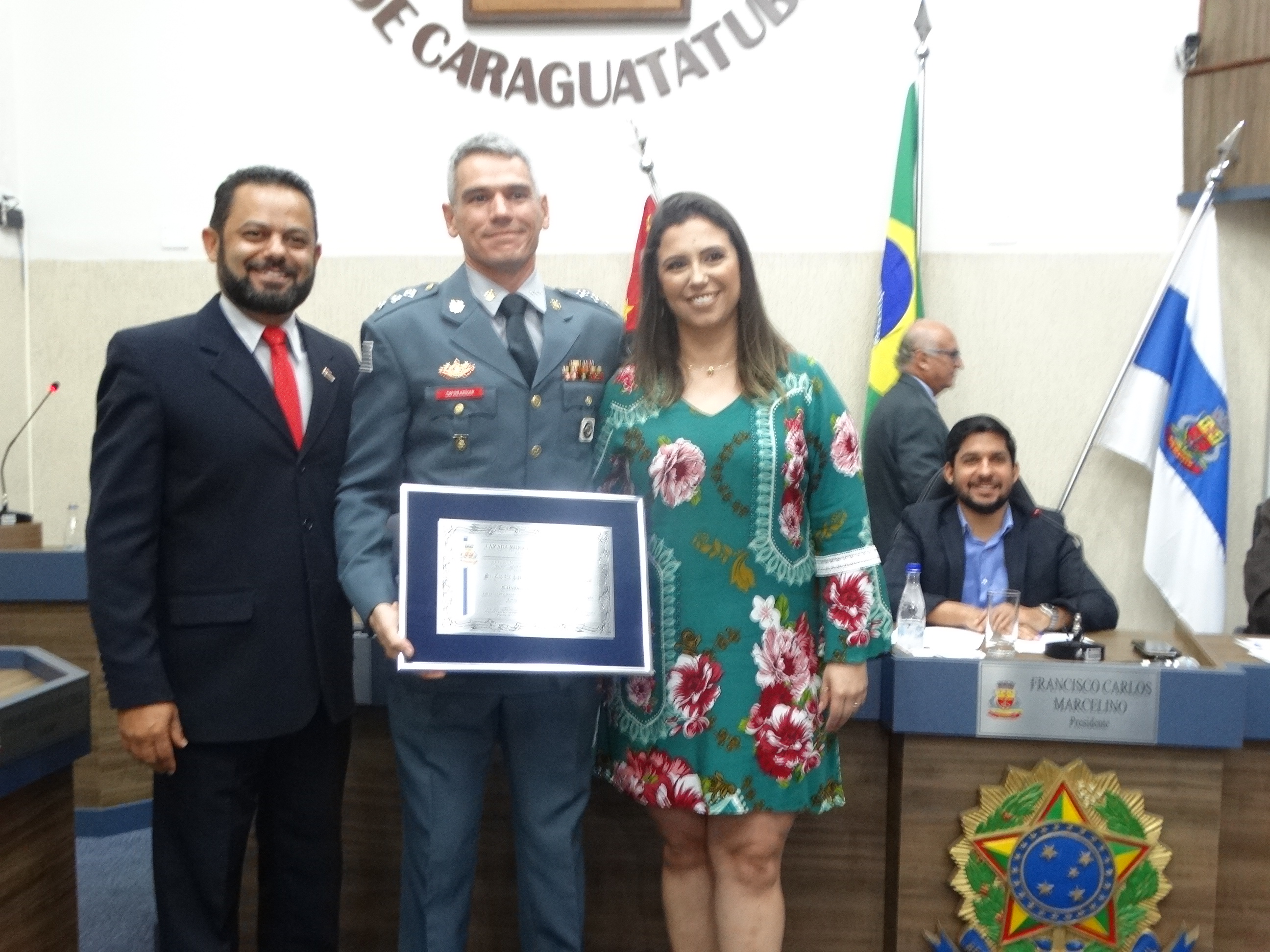 Capitão Newton Kruger recebe título de Cidadão Caraguatatubense