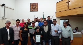 Câmara aprovação moção para cantor Guilherme Martinez