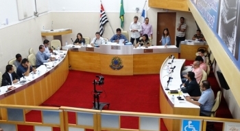 Proposta que inclui a Festa de Santa Terezinha no calendário oficial do município é aprovada