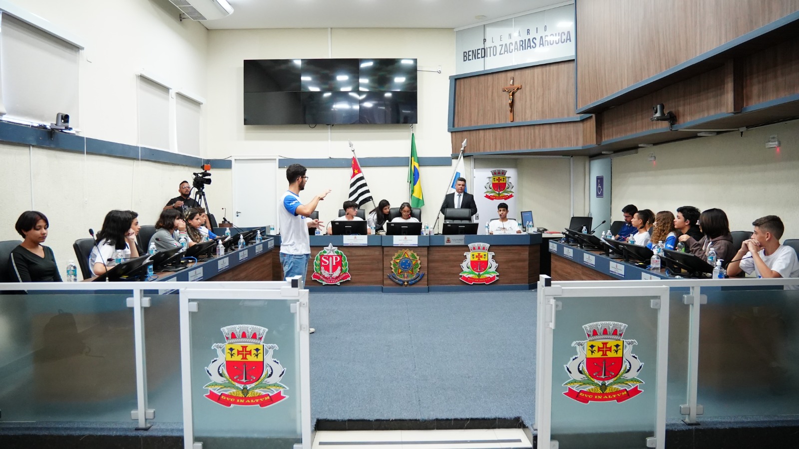 Câmara Jovem 2024: Jovens vereadores aprovam proposituras na 1ª sessão ordinária do programa