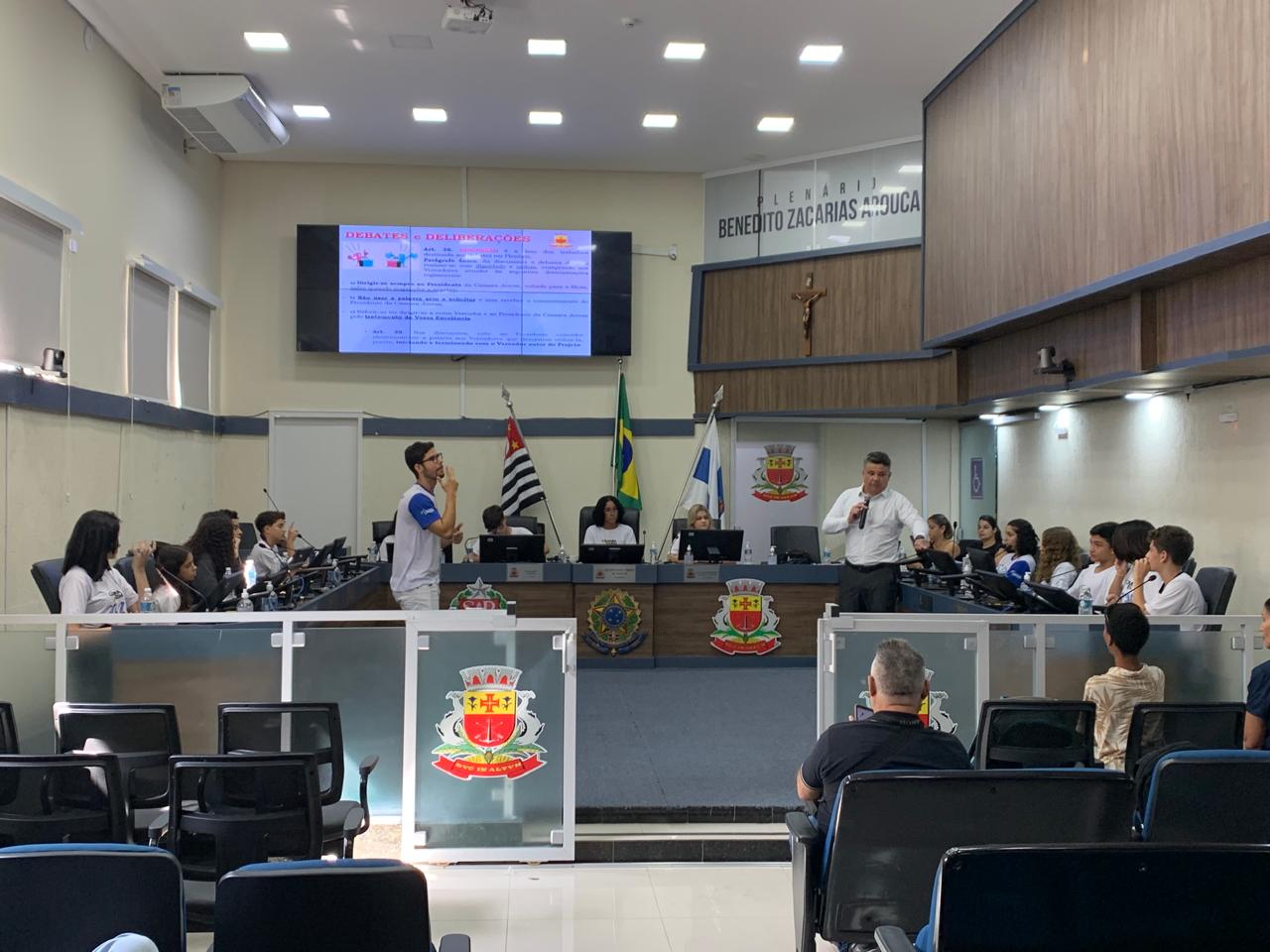 Jovens vereadores têm encontro preparatório antes da primeira sessão ordinária do ano