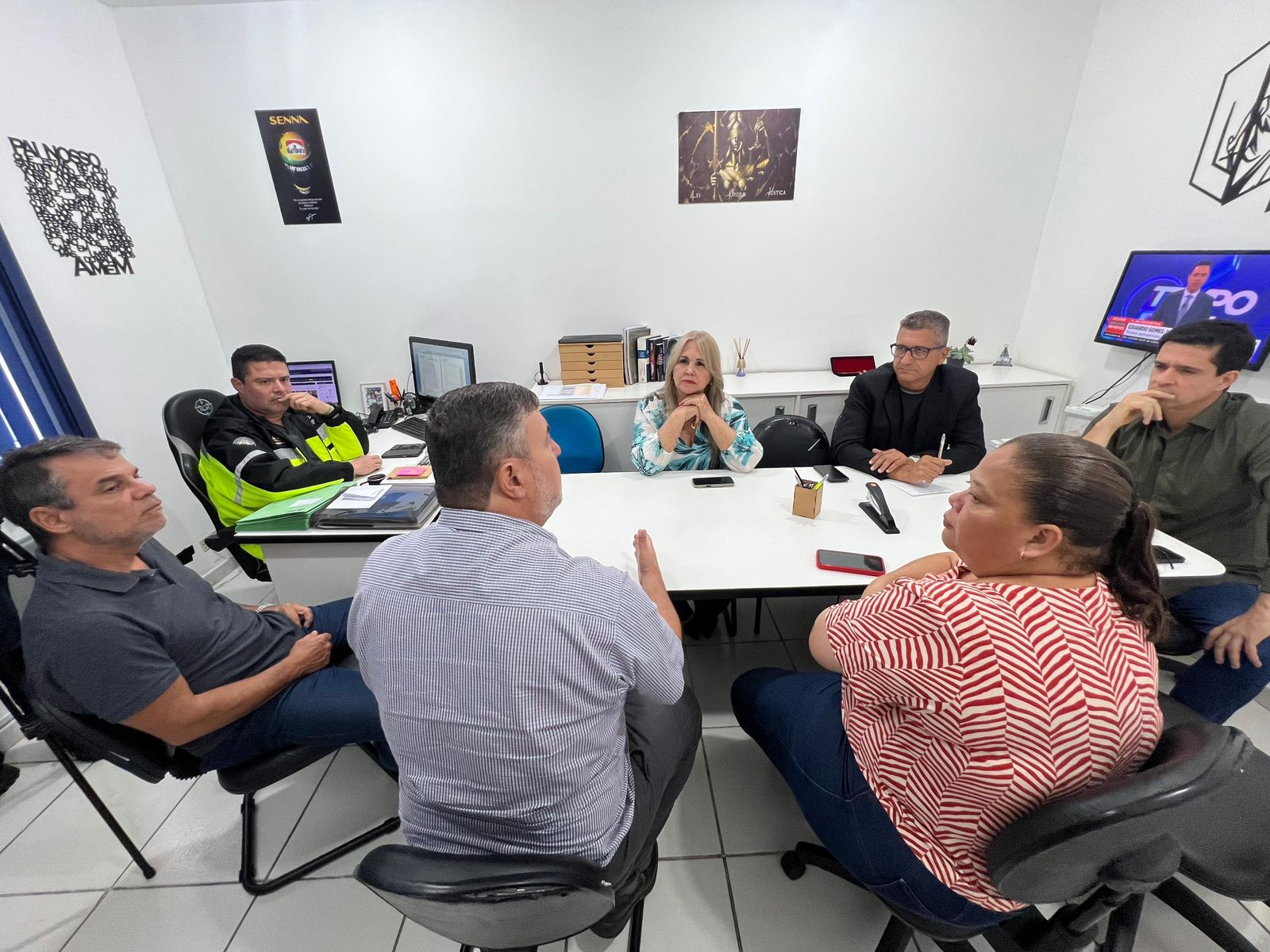 Câmara de Caraguatatuba discute reclamações sobre transporte público em reunião com autoridades e empresa SOU