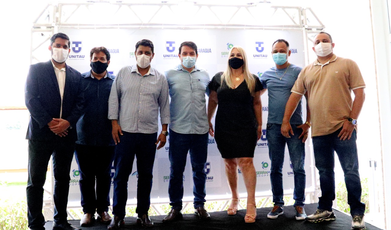 Vereadores participam de lançamento do Campus da UNITAU em Caraguatatuba