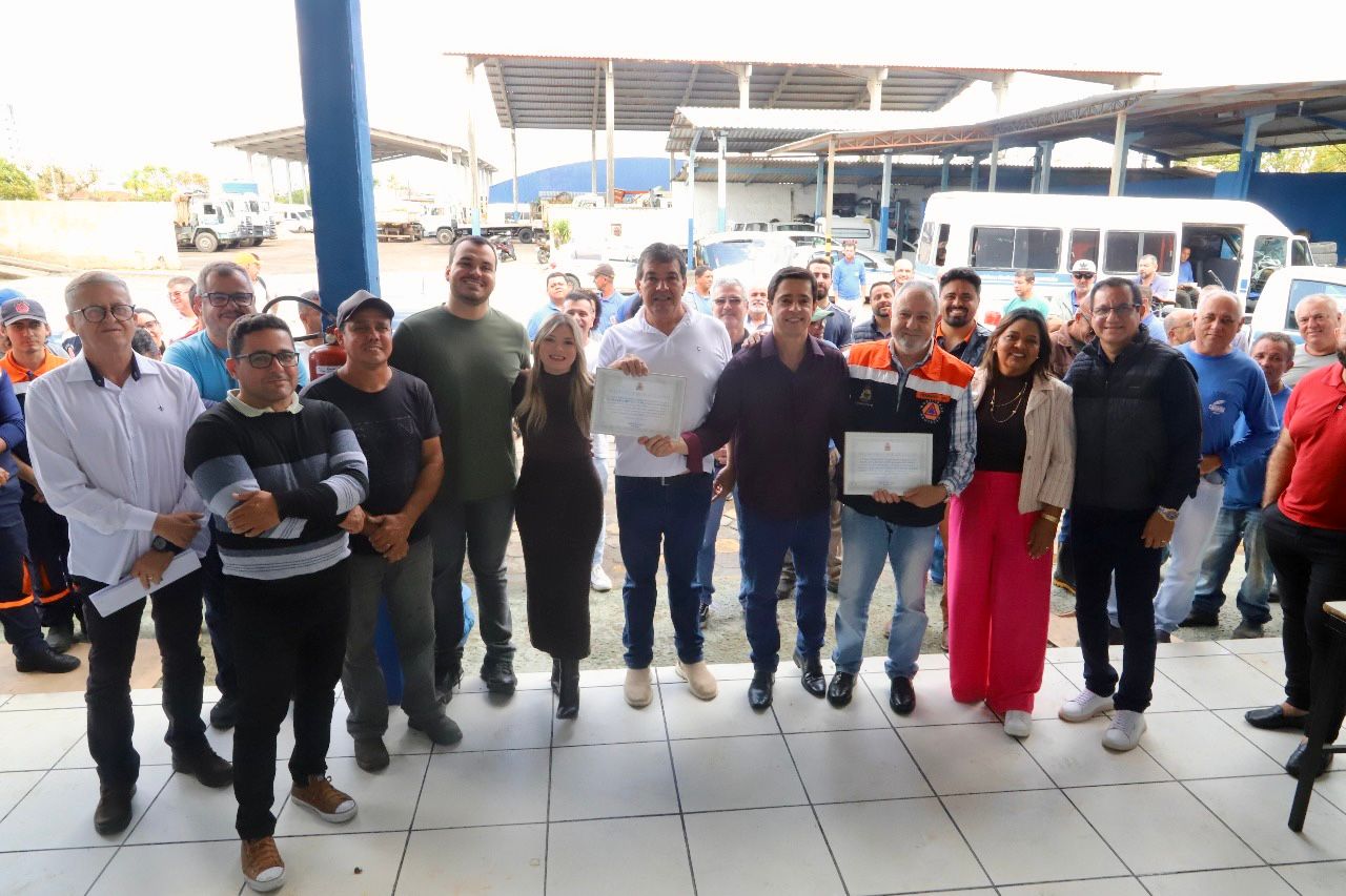 Equipes da Secretaria de Serviços Públicos e Defesa Civil são homenageadas com Moção de Congratulação