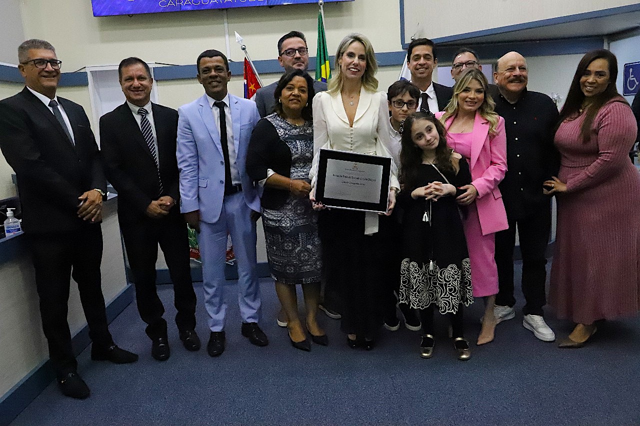 Dra. Fernanda Dalprat recebe Título de Cidadã Caraguatatubense