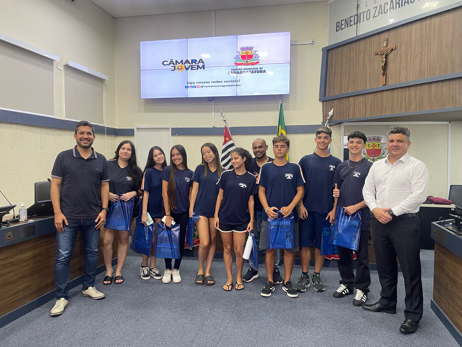 Estudantes do Colégio Tableau participam do programa Visita Monitorada na Câmara Municipal